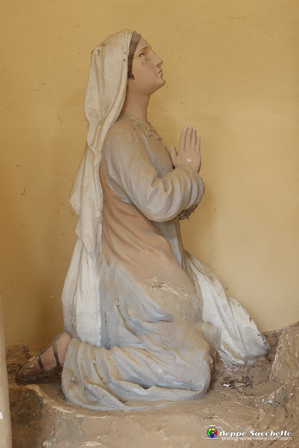 VBS_6781 - I Piloni della Via Crucis del Sacro Monte di Montà d'Alba.jpg